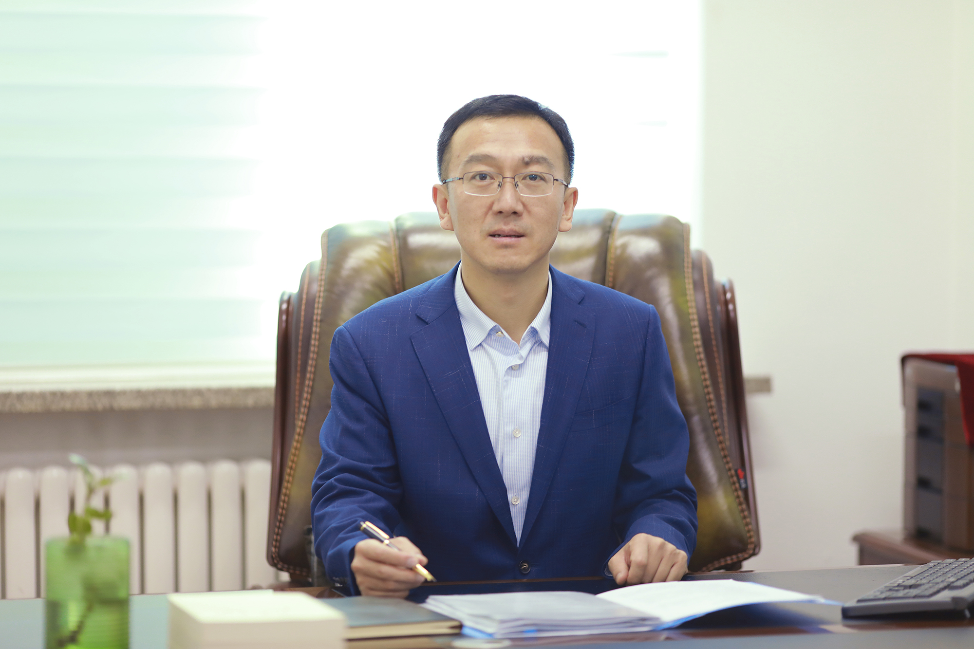 专职副主委    董 健