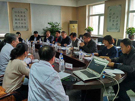 市中医院三楼会议室开展座谈.jpg