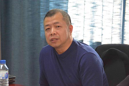 02朝阳区人大代表、民盟朝阳区委副主委邓亚峰在发言.jpg